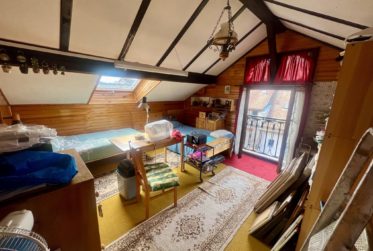 6 Rooms House, Village house