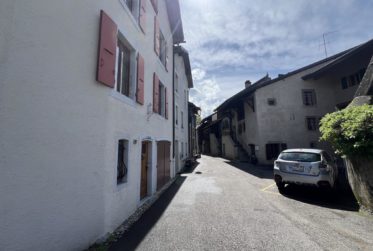 6 Rooms House, Village house