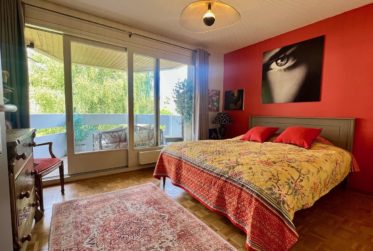 6 Rooms Flat, Flat with front and rear views