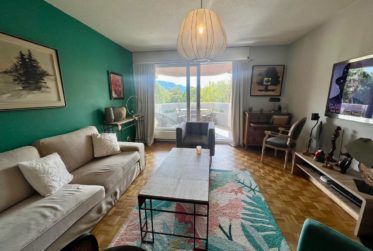6 Rooms Flat, Flat with front and rear views