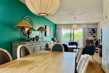 6 Rooms Flat, Flat with front and rear views