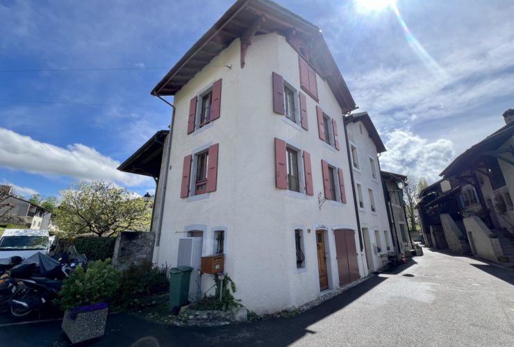 En exclusivité: Maison de village à quelques pas du lac
