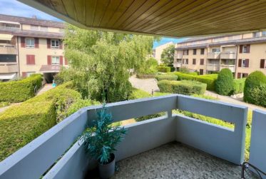 6 Rooms Flat, Flat with front and rear views