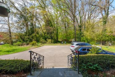 En Co-exclusivité: Spacieuse Maison familiale avec forêt attenante