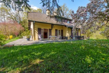 En Co-exclusivité: Spacieuse Maison familiale avec forêt attenante