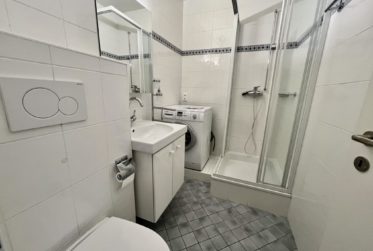 En exclusivité au Centre de Genève: Lumineux appartement traversant de 3.5 pièces au 6ème étage avec grands balcons