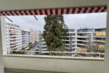 En exclusivité au Centre de Genève: Lumineux appartement traversant de 3.5 pièces au 6ème étage avec grands balcons