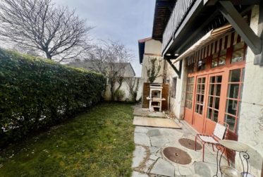En exclusivité: Maison de village avec deux logements, 11 pièces / 6 chambres