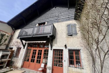 En exclusivité: Maison de village avec deux logements, 11 pièces / 6 chambres