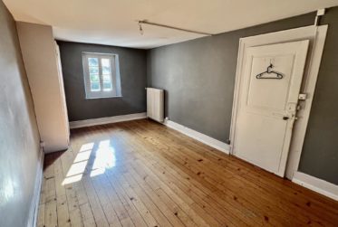 En exclusivité: Maison de village avec deux logements, 11 pièces / 6 chambres